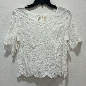 ⭐️ 3/$12 white embroidered crop blouse
